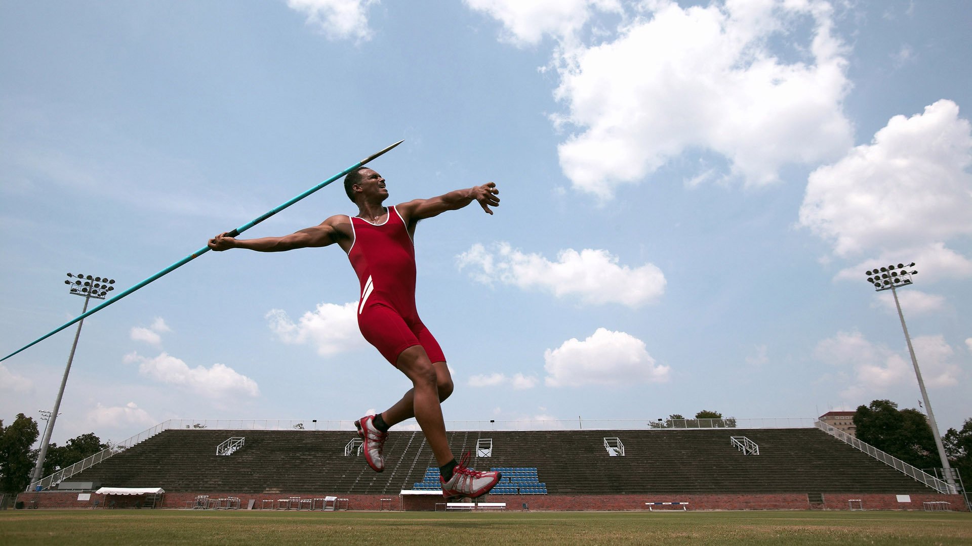 克莱尔·柯尔赞女子仰泳赛场新星