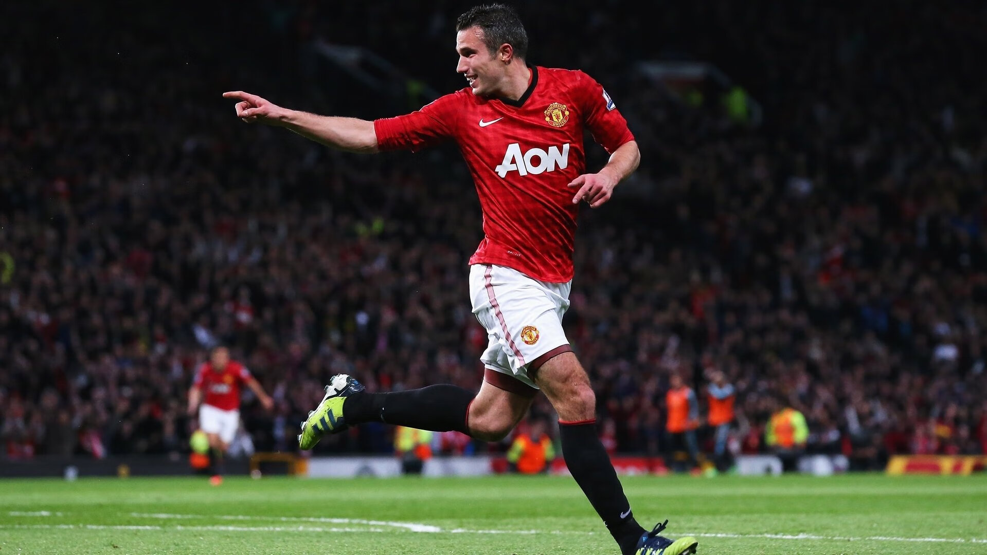 AC米兰争议平局，吉鲁怒喷裁判：太可耻了，米兰官方商城上架吉鲁9号球衣