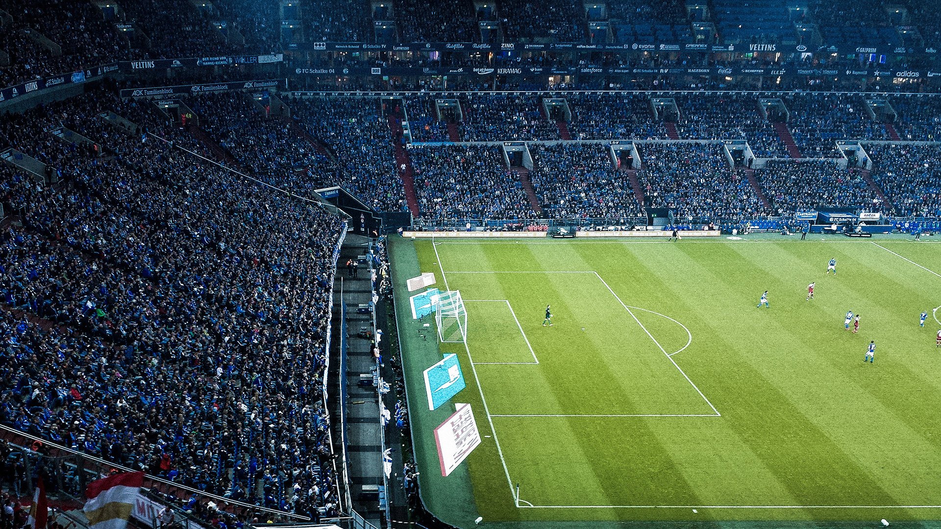 足球运动在全球范围内影响力持续扩大，足球运动在全世界很受欢迎